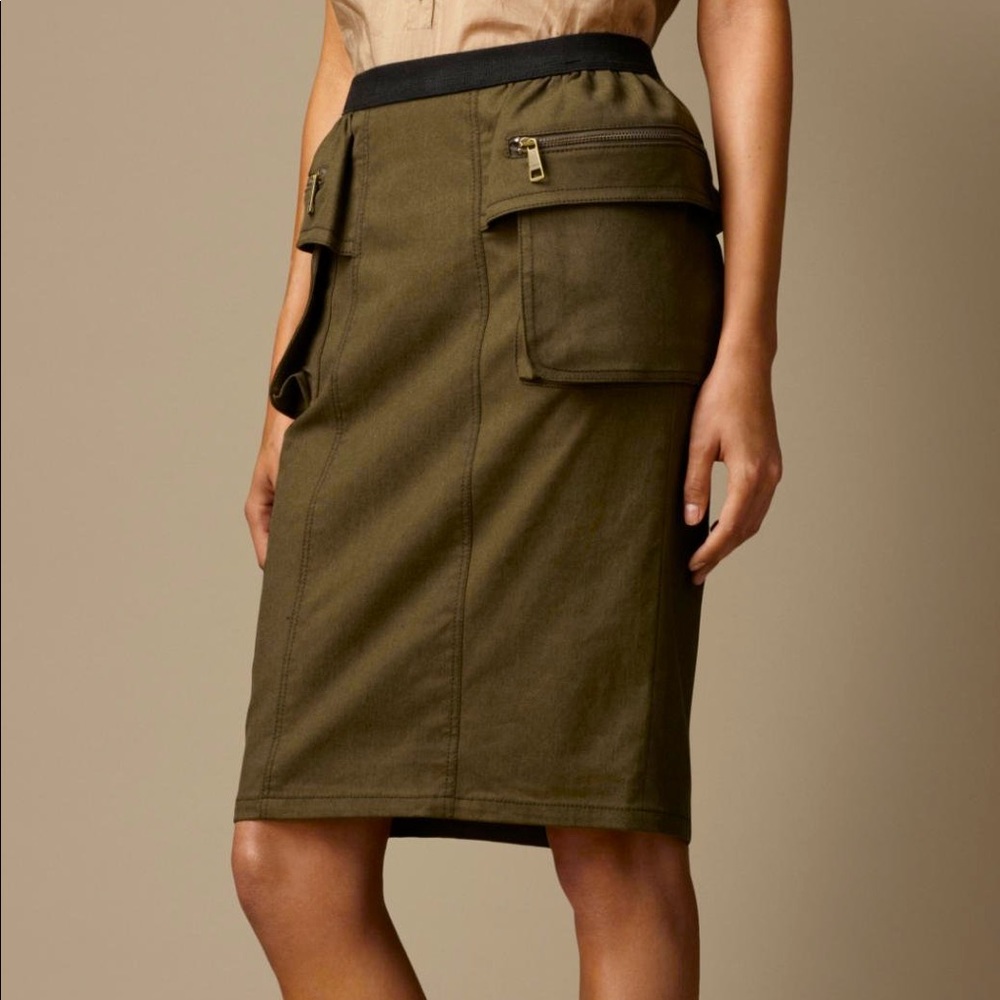 NEW BURBERRY Pencil Military Skirt Pockets size 2